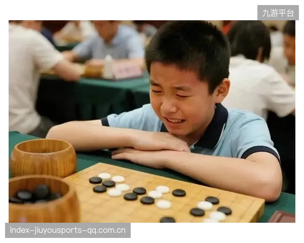 94岁爹爹被一枚围棋锁喉：生命中的“棋盘”与“棋子”